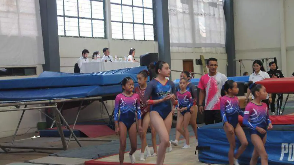 gimnastas trampolín
